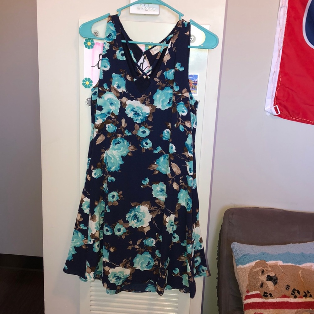 Blue floral cross cross dress !